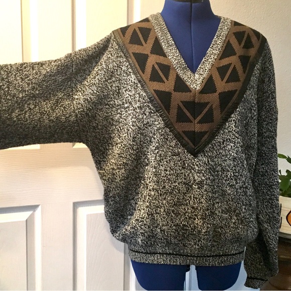 Sale🌟VTG URBAN WORKS Sweater - Picture 4 of 15